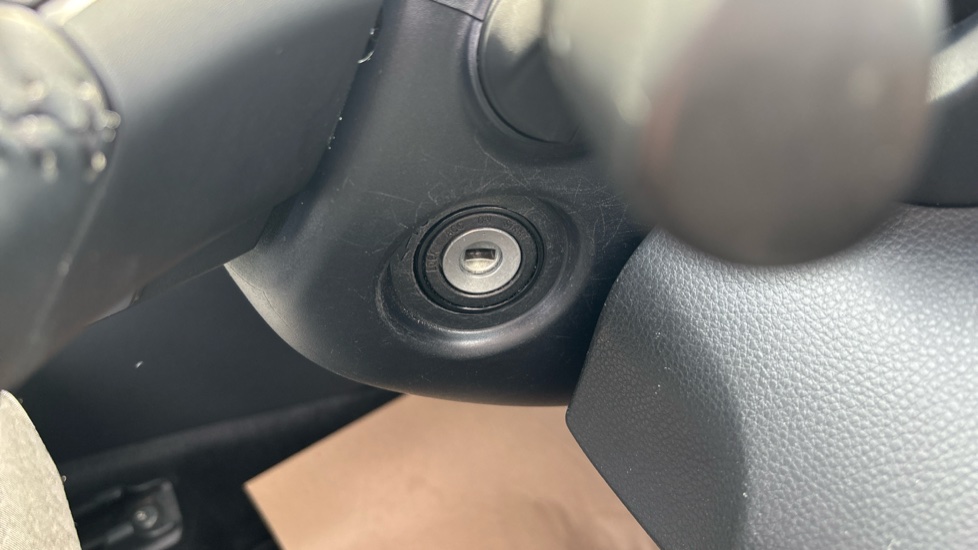 Toyota Yaris 1.5 Hybrid Design 5dr CVT Hybrid Hatchback - Image 16