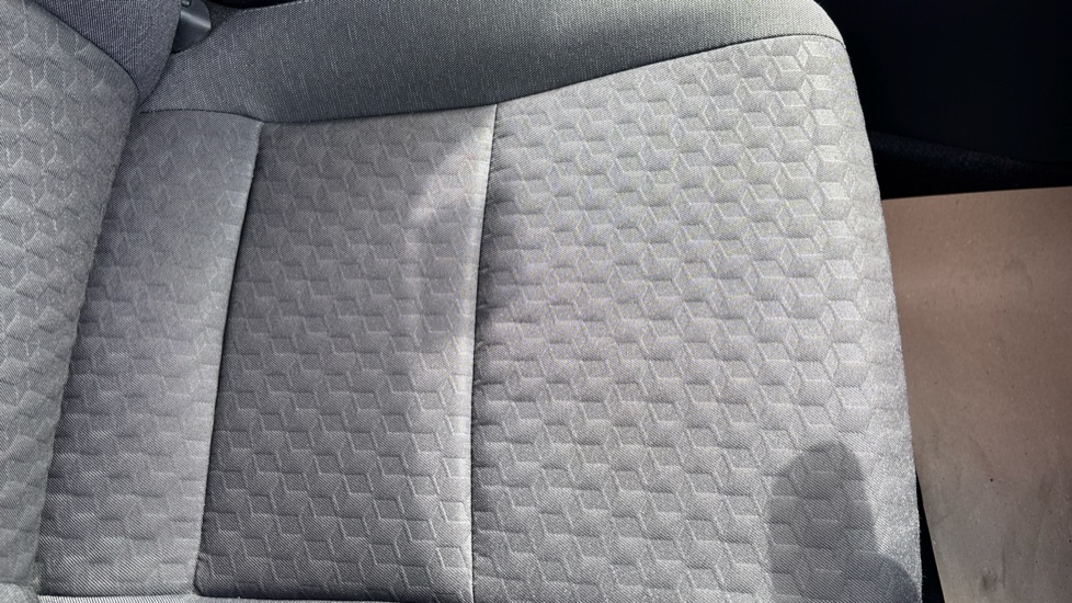 Toyota Yaris 1.5 Hybrid Design 5dr CVT Hybrid Hatchback - Image 17
