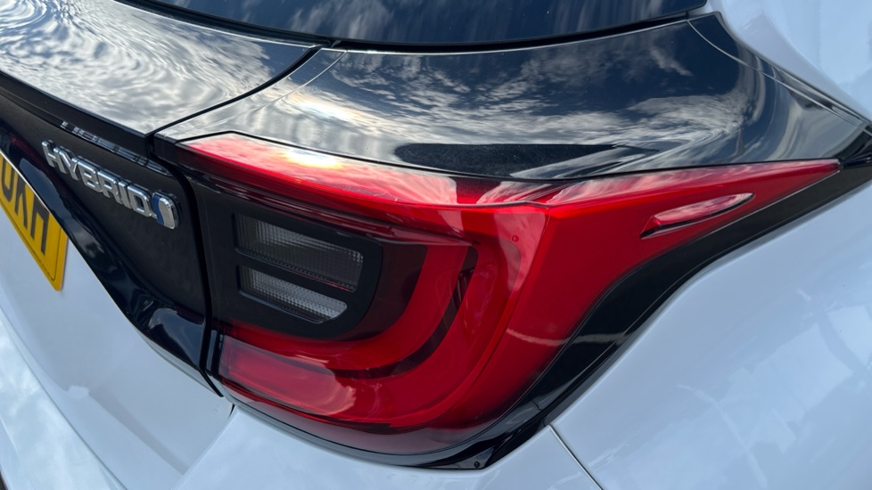 Toyota Yaris 1.5 Hybrid Design 5dr CVT Hybrid Hatchback - Image 21