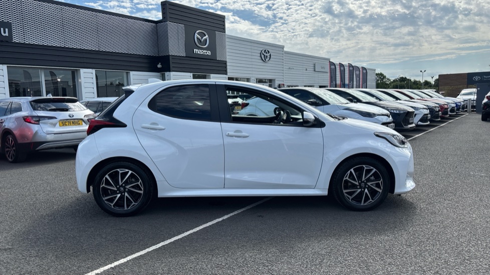 Toyota Yaris 1.5 Hybrid Design 5dr CVT Hybrid Hatchback - Image 23