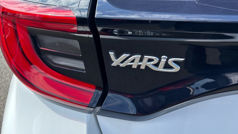 Toyota Yaris 1.5 Hybrid Design 5dr CVT Hybrid Hatchback - Image 29