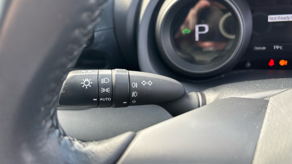Toyota Yaris 1.5 Hybrid Design 5dr CVT Hybrid Hatchback - Image 37