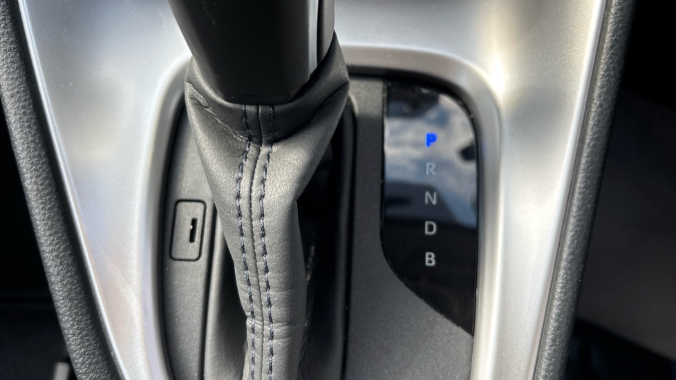 Toyota Yaris 1.5 Hybrid Design 5dr CVT Hybrid Hatchback - Image 39