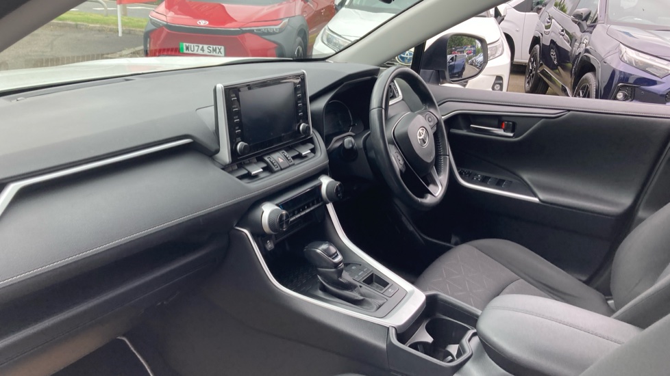 Toyota RAV4 2.5 VVT-i Hybrid Design 5dr CVT 2WD Hybrid Estate - Image 5