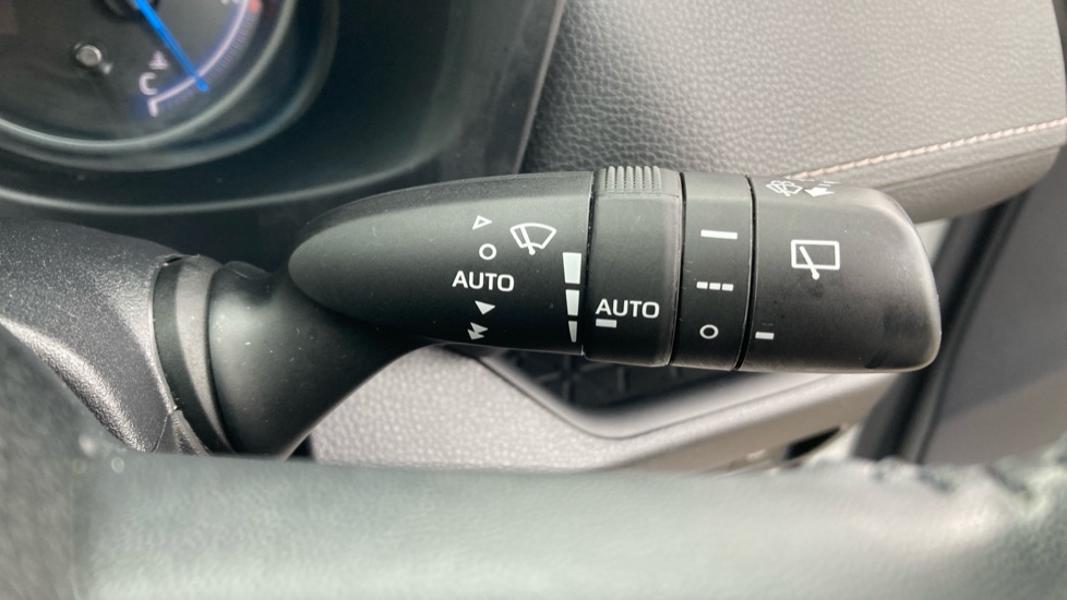 Toyota RAV4 2.5 VVT-i Hybrid Design 5dr CVT 2WD Hybrid Estate - Image 41
