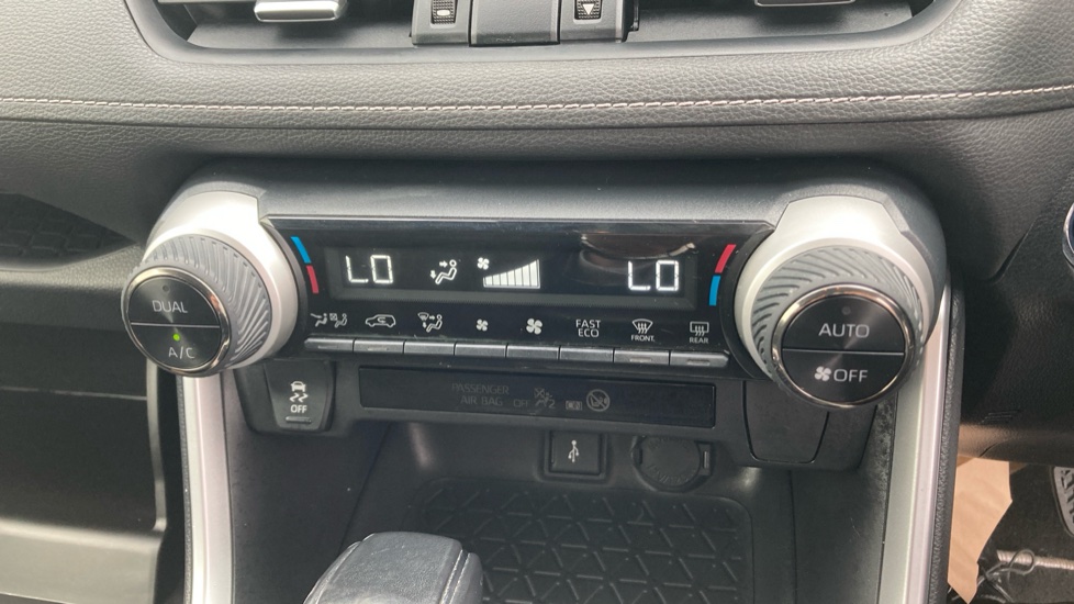 Toyota RAV4 2.5 VVT-i Hybrid Design 5dr CVT 2WD Hybrid Estate - Image 45