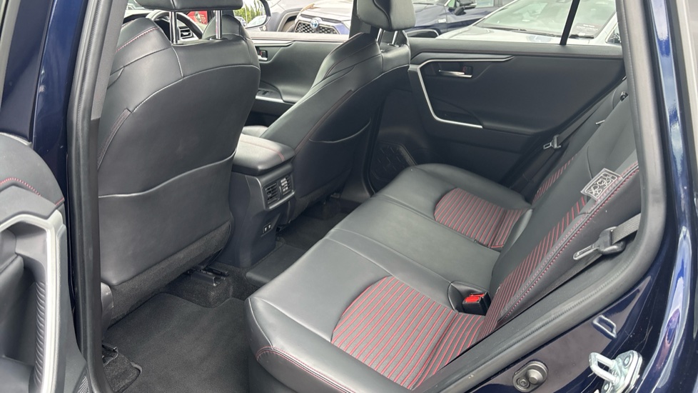 Toyota RAV4 2.5 PHEV Dynamic 5dr CVT Estate - Image 8