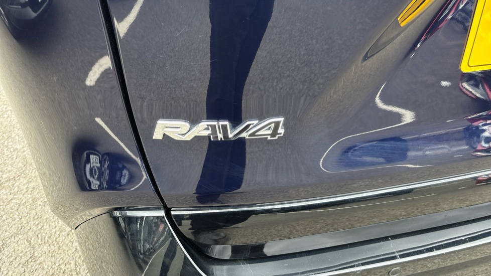 Toyota RAV4 2.5 PHEV Dynamic 5dr CVT Estate - Image 29