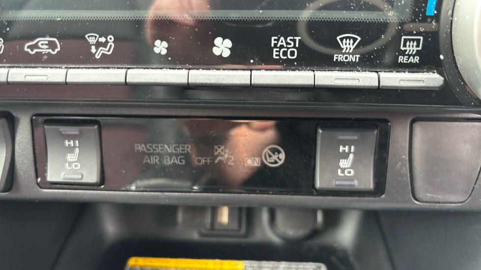 Toyota RAV4 2.5 PHEV Dynamic 5dr CVT Estate - Image 39