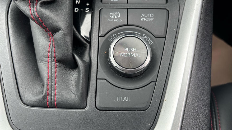Toyota RAV4 2.5 PHEV Dynamic 5dr CVT Estate - Image 41