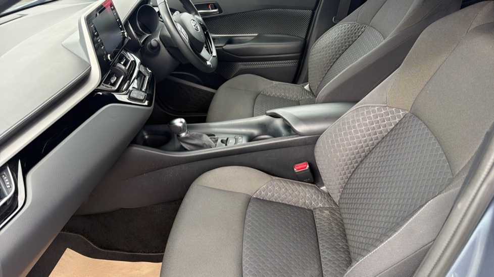 Toyota C-HR 1.8 Hybrid Icon 5dr CVT Hybrid Hatchback - Image 5