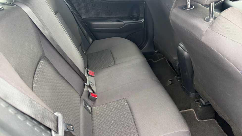 Toyota C-HR 1.8 Hybrid Icon 5dr CVT Hybrid Hatchback - Image 8