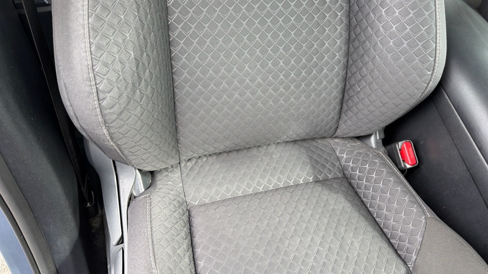 Toyota C-HR 1.8 Hybrid Icon 5dr CVT Hybrid Hatchback - Image 14