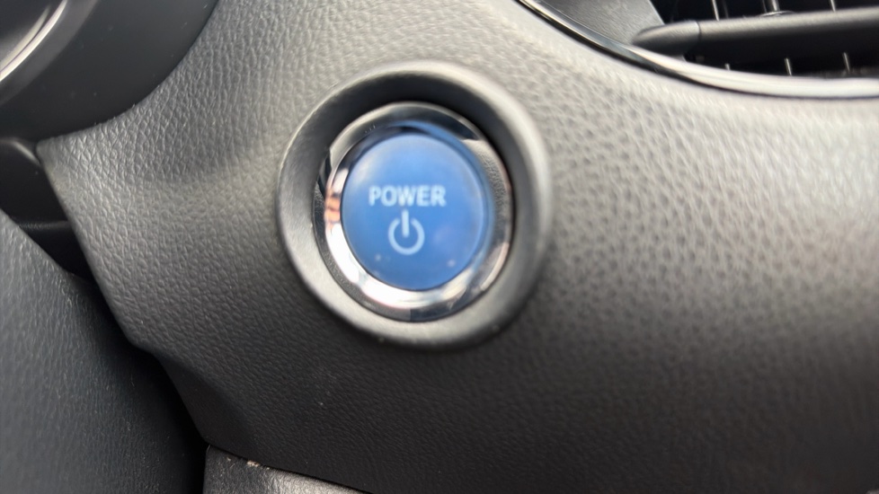 Toyota C-HR 1.8 Hybrid Icon 5dr CVT Hybrid Hatchback - Image 16