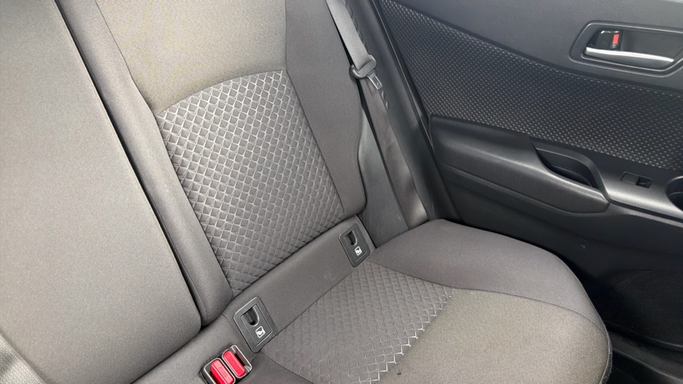 Toyota C-HR 1.8 Hybrid Icon 5dr CVT Hybrid Hatchback - Image 18
