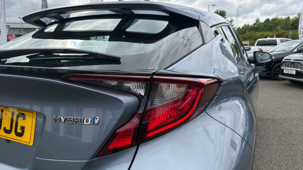 Toyota C-HR 1.8 Hybrid Icon 5dr CVT Hybrid Hatchback - Image 21