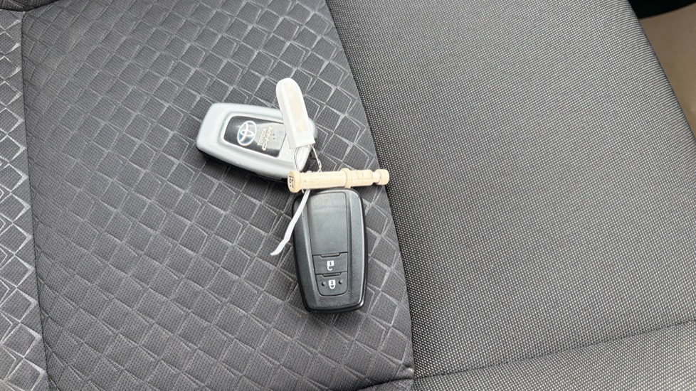 Toyota C-HR 1.8 Hybrid Icon 5dr CVT Hybrid Hatchback - Image 28