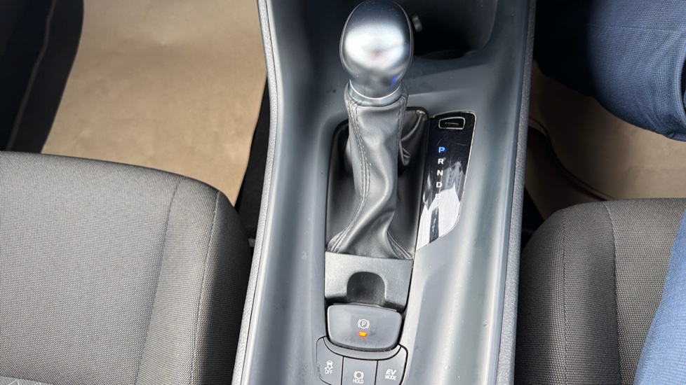 Toyota C-HR 1.8 Hybrid Icon 5dr CVT Hybrid Hatchback - Image 34