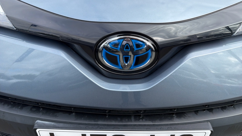 Toyota C-HR 1.8 Hybrid Icon 5dr CVT Hybrid Hatchback - Image 39