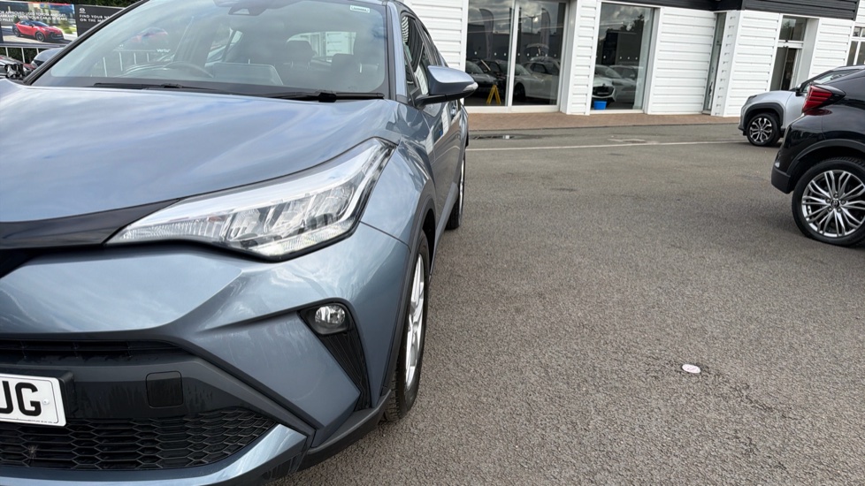 Toyota C-HR 1.8 Hybrid Icon 5dr CVT Hybrid Hatchback - Image 40