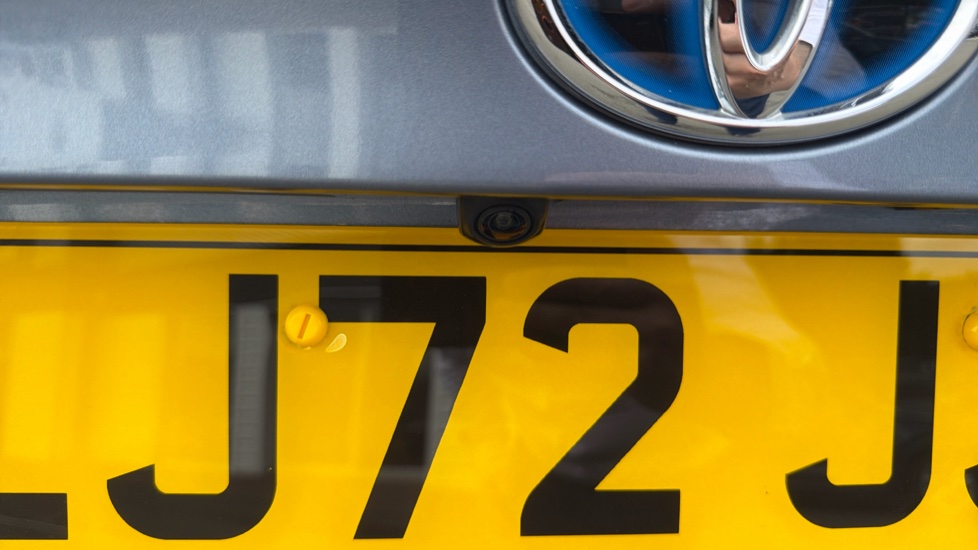 Toyota C-HR 1.8 Hybrid Icon 5dr CVT Hybrid Hatchback - Image 42