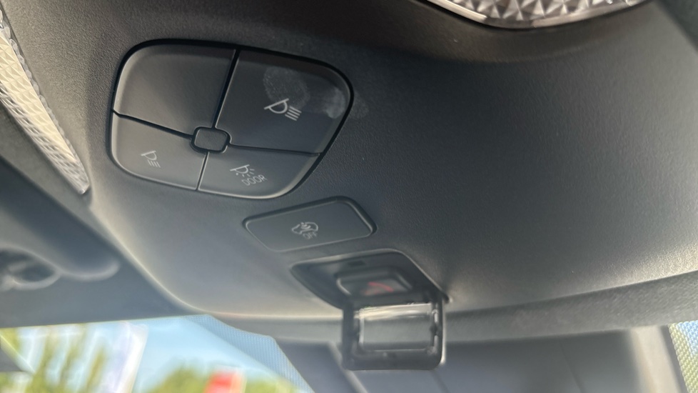 Toyota C-HR 1.8 Hybrid Design 5dr CVT Hybrid Hatchback - Image 19