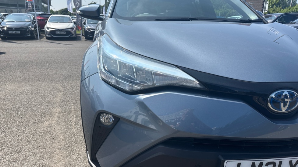 Toyota C-HR 1.8 Hybrid Design 5dr CVT Hybrid Hatchback - Image 20