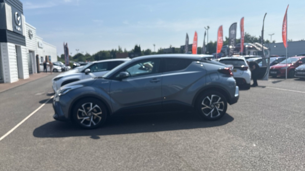 Toyota C-HR 1.8 Hybrid Design 5dr CVT Hybrid Hatchback - Image 24