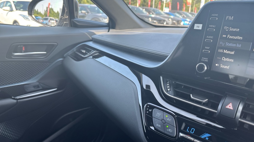 Toyota C-HR 1.8 Hybrid Design 5dr CVT Hybrid Hatchback - Image 30
