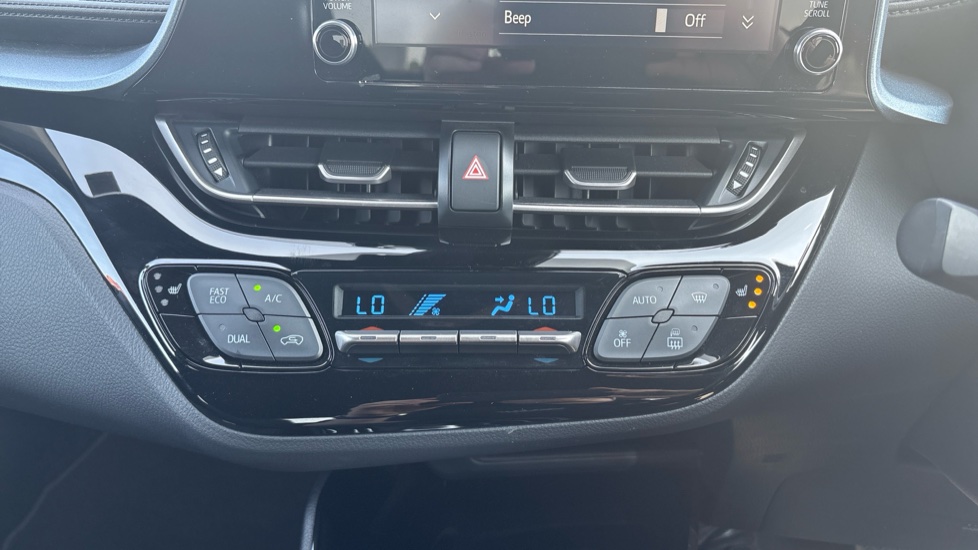 Toyota C-HR 1.8 Hybrid Design 5dr CVT Hybrid Hatchback - Image 37