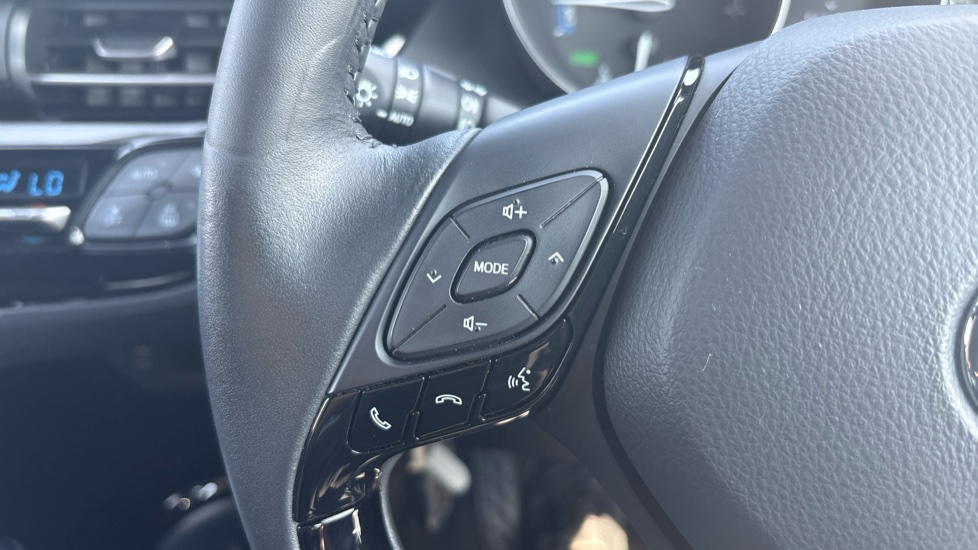 Toyota C-HR 1.8 Hybrid Design 5dr CVT Hybrid Hatchback - Image 43