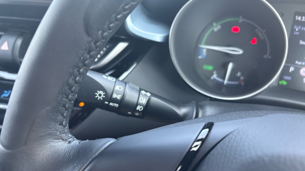 Toyota C-HR 1.8 Hybrid Design 5dr CVT Hybrid Hatchback - Image 45