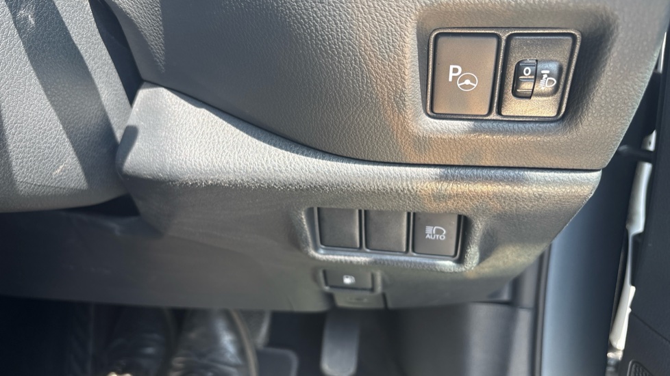 Toyota C-HR 1.8 Hybrid Design 5dr CVT Hybrid Hatchback - Image 49