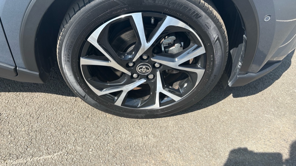 Toyota C-HR 1.8 Hybrid Design 5dr CVT Hybrid Hatchback - Image 54