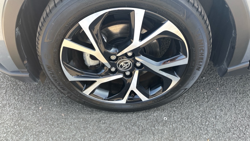 Toyota C-HR 1.8 Hybrid Design 5dr CVT Hybrid Hatchback - Image 55