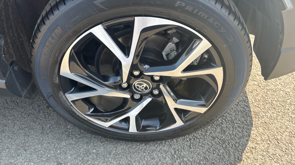 Toyota C-HR 1.8 Hybrid Design 5dr CVT Hybrid Hatchback - Image 56