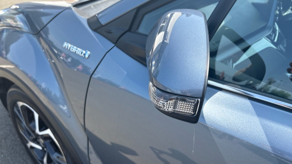 Toyota C-HR 1.8 Hybrid Design 5dr CVT Hybrid Hatchback - Image 57