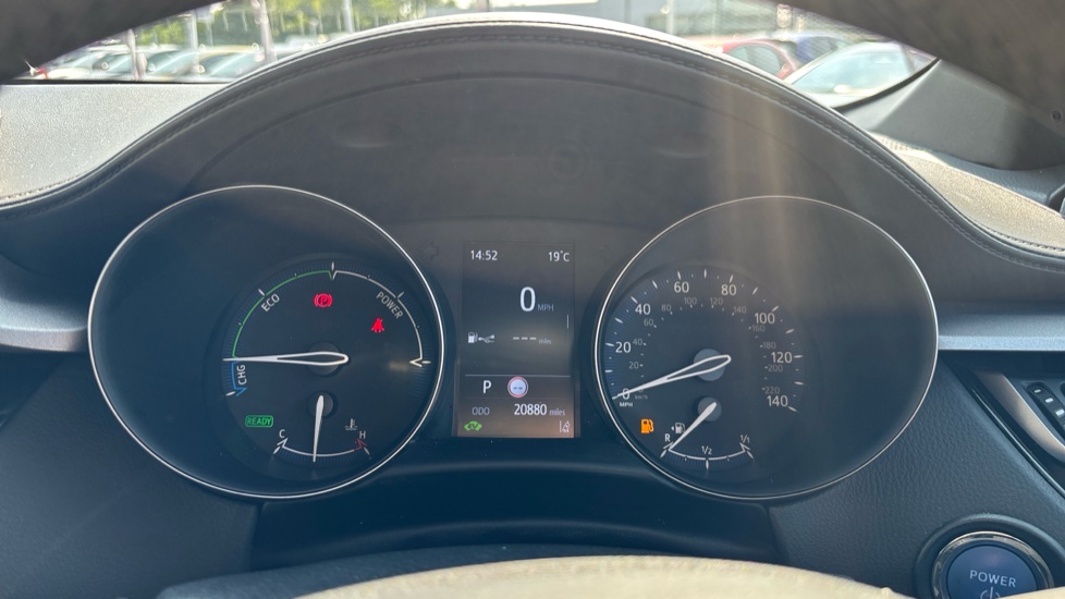 Toyota C-HR 1.8 Hybrid Icon 5dr CVT Hybrid Hatchback - Image 11