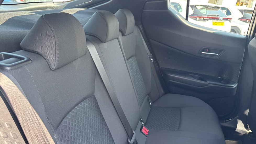 Toyota C-HR 1.8 Hybrid Icon 5dr CVT Hybrid Hatchback - Image 18