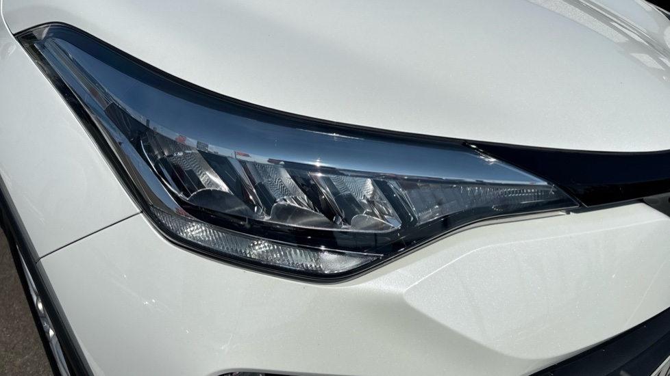 Toyota C-HR 1.8 Hybrid Icon 5dr CVT Hybrid Hatchback - Image 20