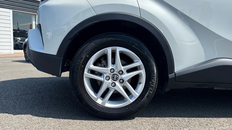 Toyota C-HR 1.8 Hybrid Icon 5dr CVT Hybrid Hatchback - Image 25