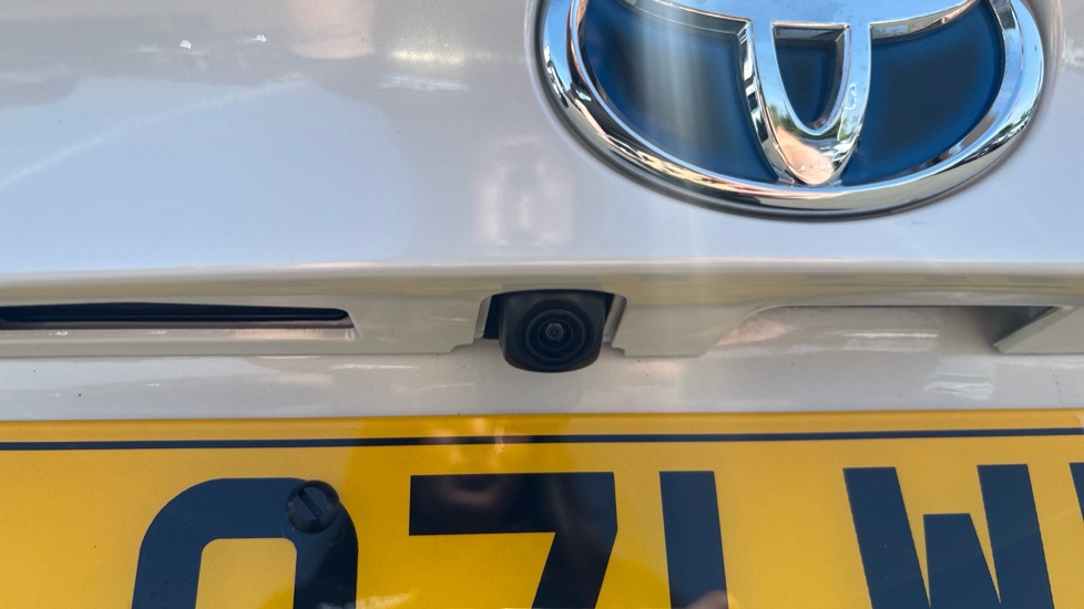 Toyota C-HR 1.8 Hybrid Icon 5dr CVT Hybrid Hatchback - Image 29