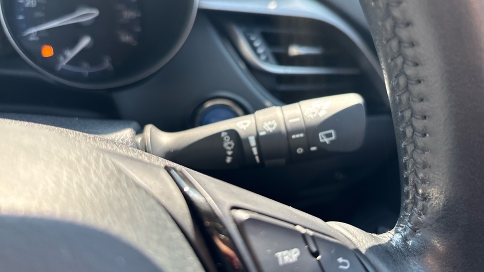 Toyota C-HR 1.8 Hybrid Icon 5dr CVT Hybrid Hatchback - Image 31