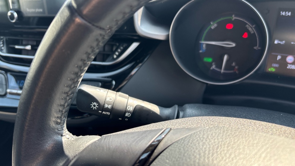 Toyota C-HR 1.8 Hybrid Icon 5dr CVT Hybrid Hatchback - Image 32