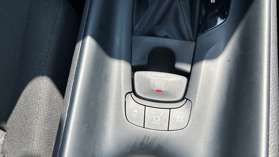 Toyota C-HR 1.8 Hybrid Icon 5dr CVT Hybrid Hatchback - Image 38
