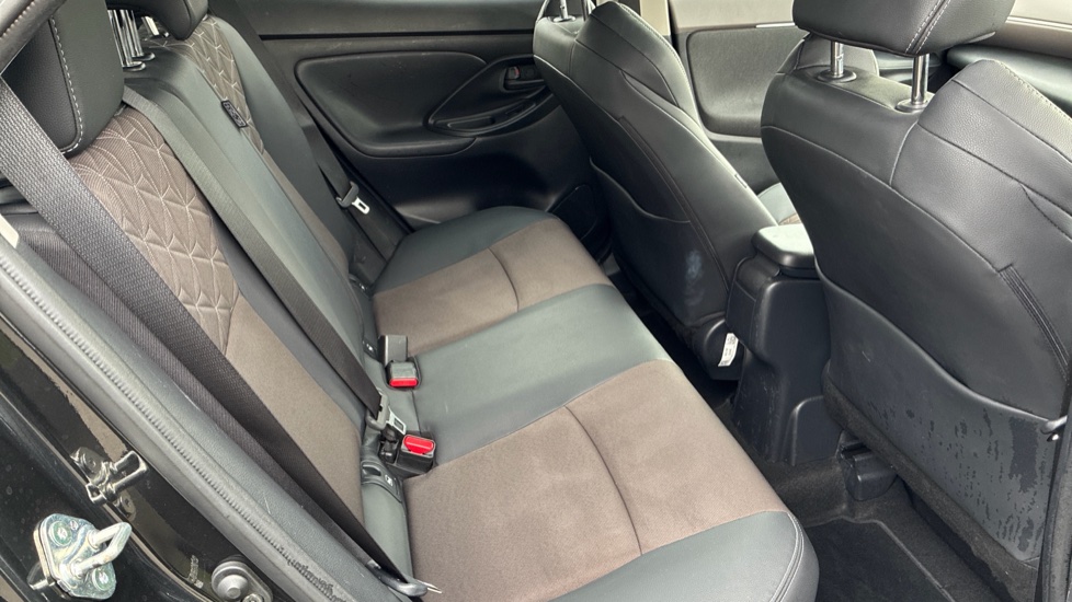 Toyota Yaris Cross 1.5 Hybrid Excel 5dr CVT Hybrid Estate - Image 8