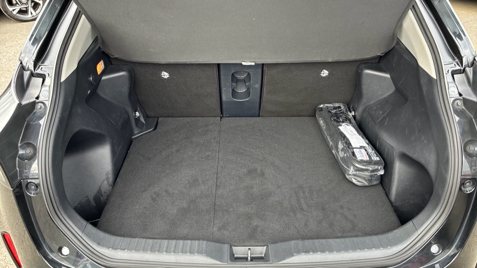 Toyota Yaris Cross 1.5 Hybrid Excel 5dr CVT Hybrid Estate - Image 13