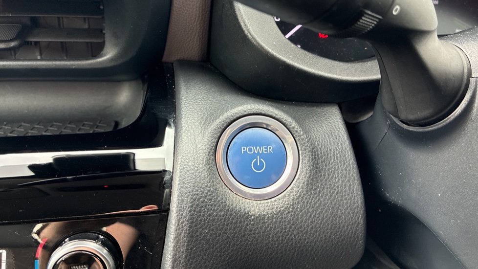 Toyota Yaris Cross 1.5 Hybrid Excel 5dr CVT Hybrid Estate - Image 16