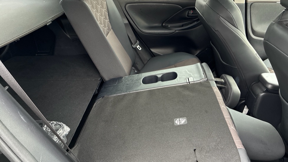 Toyota Yaris Cross 1.5 Hybrid Excel 5dr CVT Hybrid Estate - Image 18