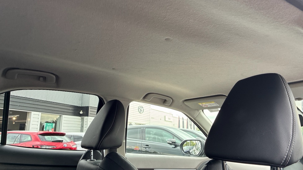 Toyota Yaris Cross 1.5 Hybrid Excel 5dr CVT Hybrid Estate - Image 19